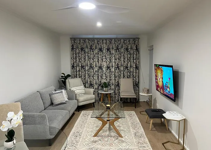 Adelaide Central Apartment - 3Br, 2Bath & Carpark