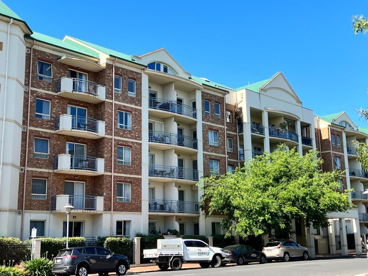 Apartment - 3br, 2bath & Carpark