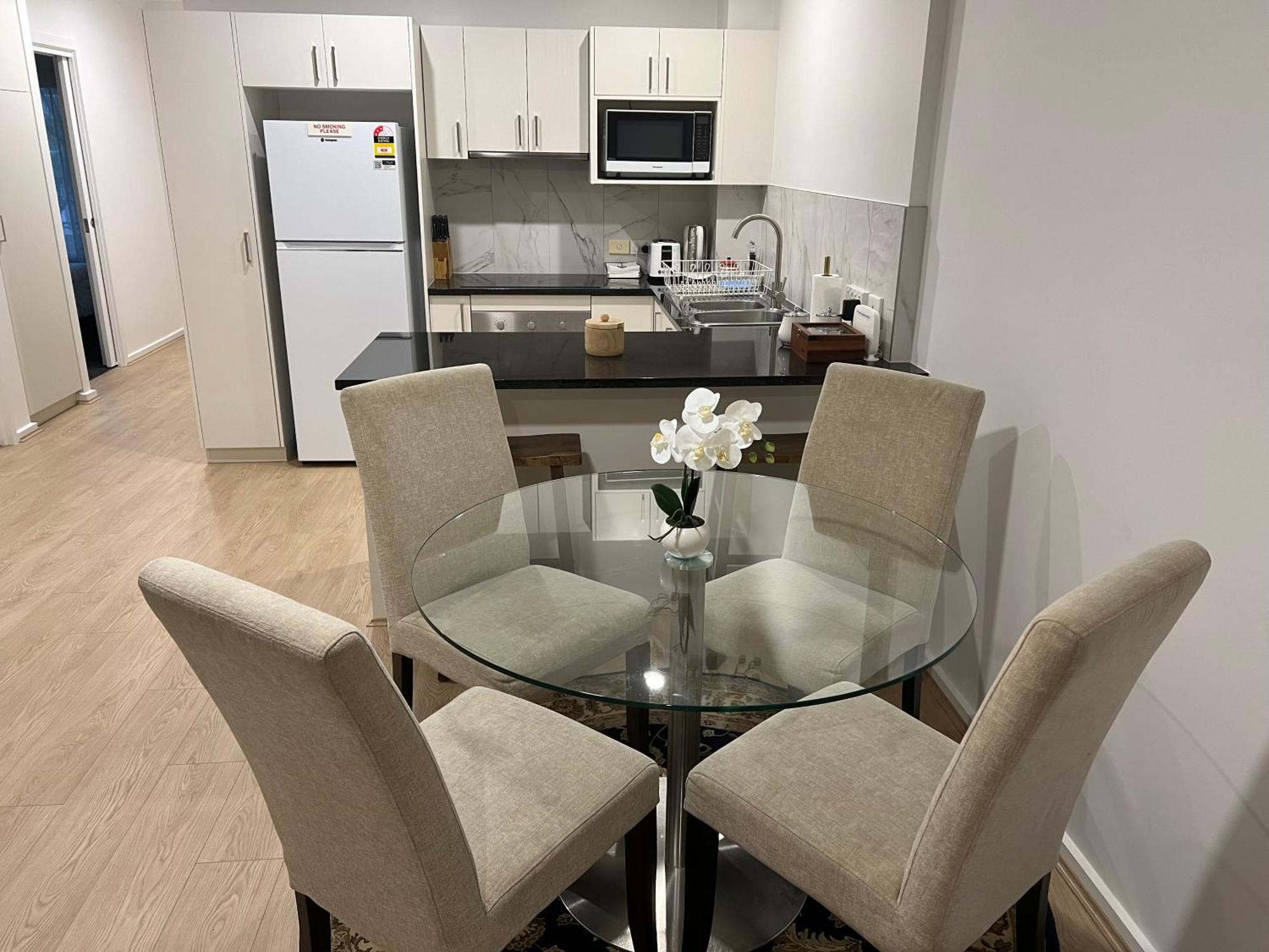 - 3br, 2bath & Carpark
