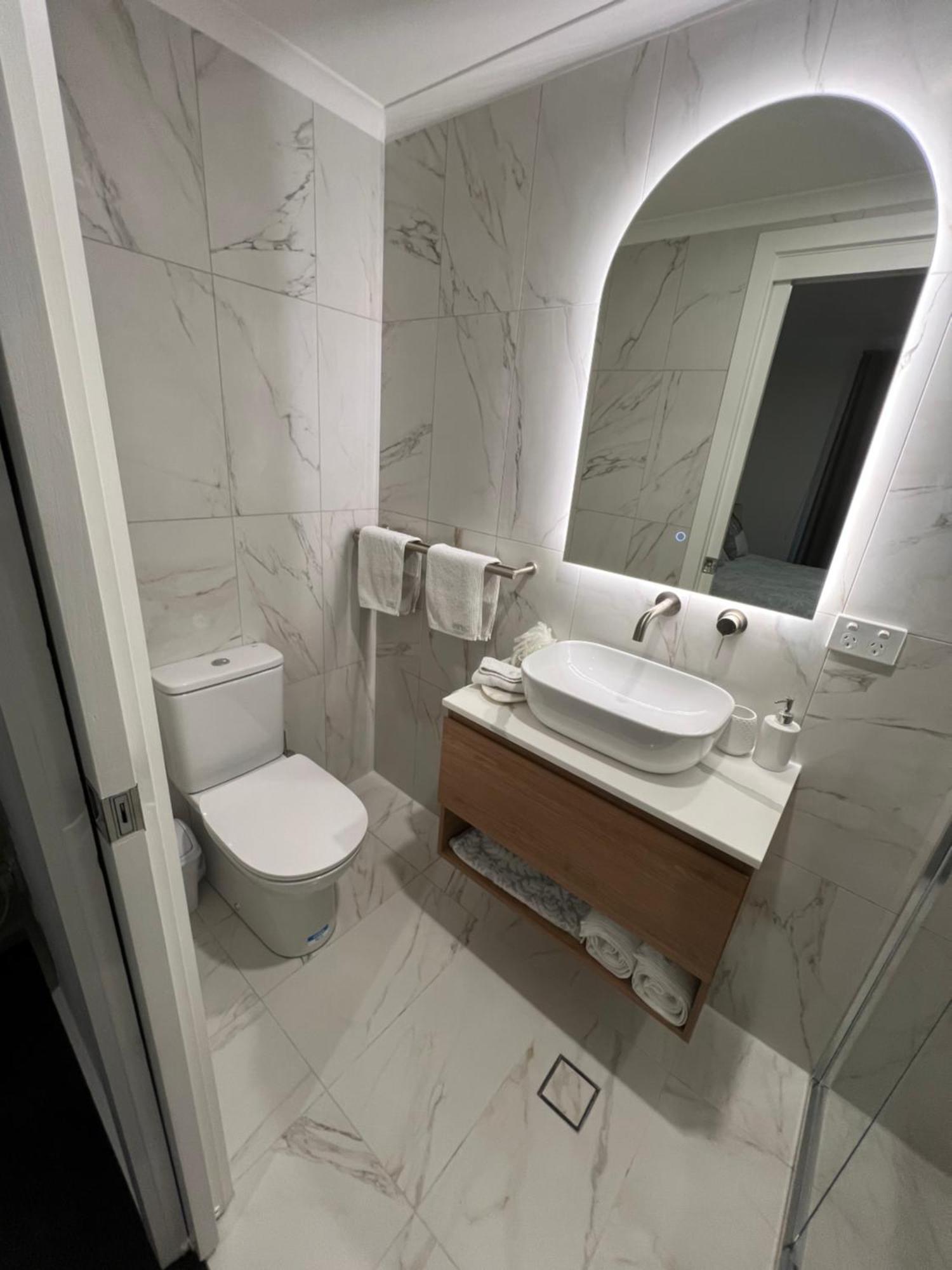 - 3br, 2bath & Carpark