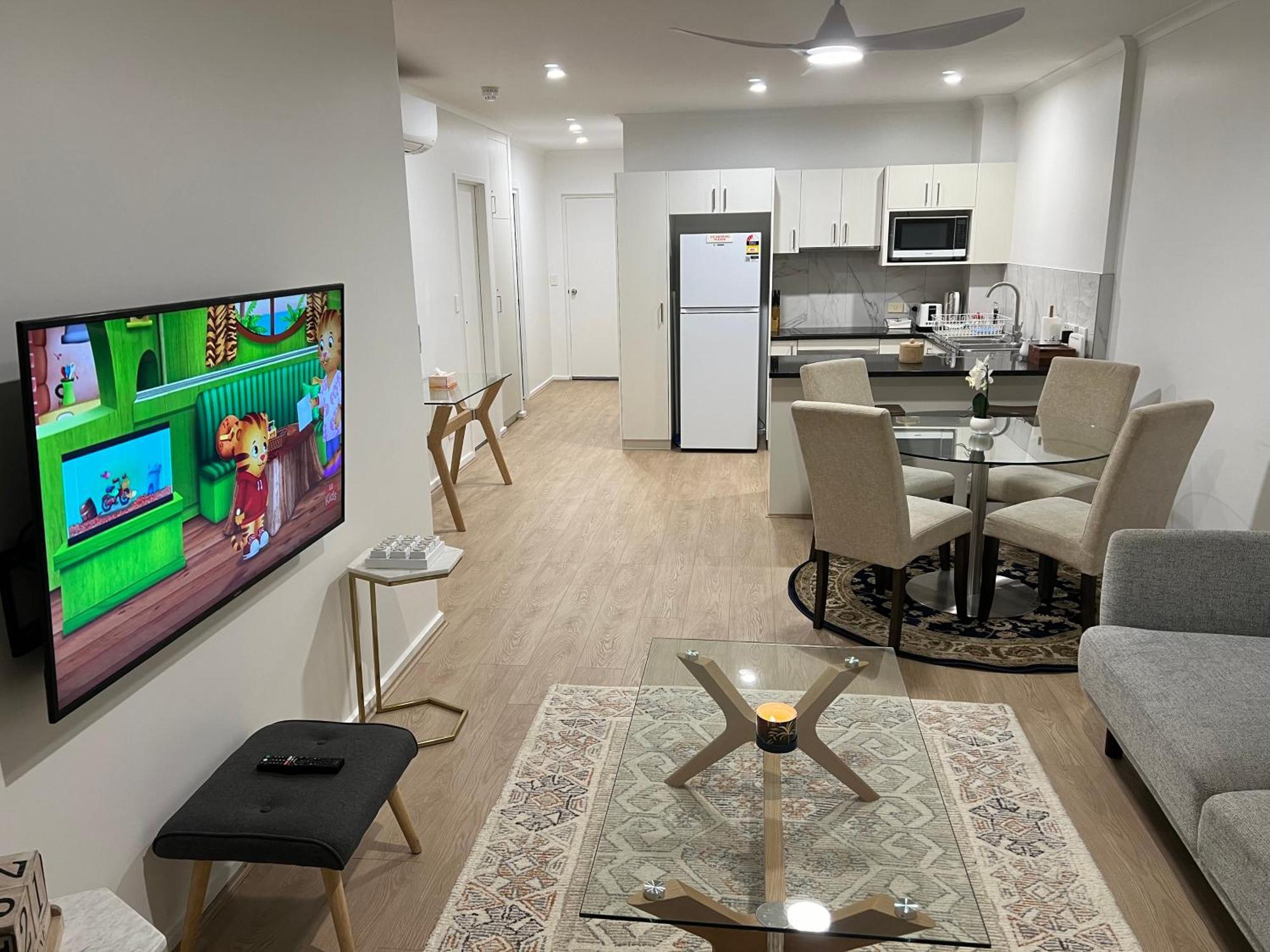 Apartment - 3br, 2bath & Carpark *