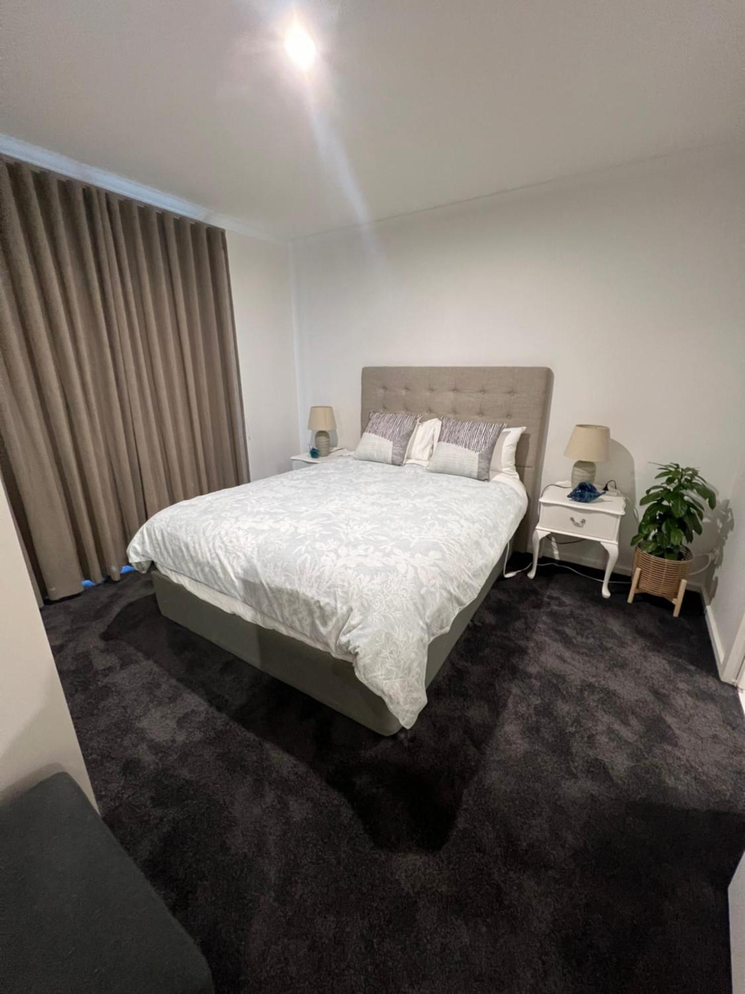 - 3br, 2bath & Carpark *